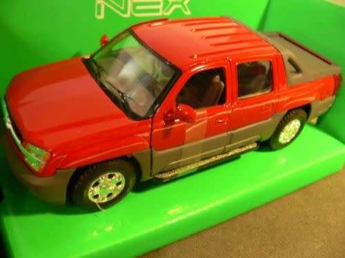 Chevrolet Fleetside Avalanche Pick-up 2002 1/24 Welly NEW+boxed  #2053 instant wheels