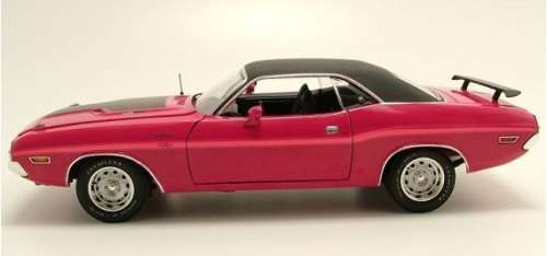 Dodge Challenger R-T 1970 panther-pink 1/24 Ertl NEW+boxed  #2069 instant wheels