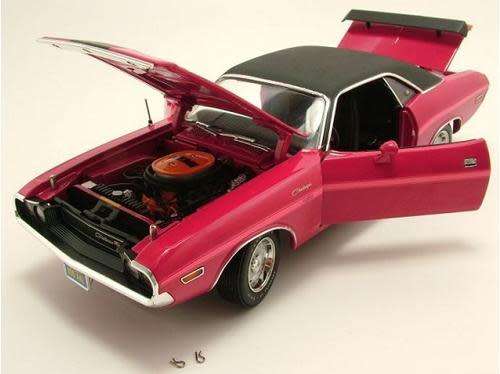 Dodge Challenger R-T 1970 panther-pink 1/24 Ertl NEW+boxed  #2069 instant wheels