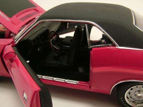 Dodge Challenger R-T 1970 panther-pink 1/24 Ertl NEW+boxed  #2069 instant wheels