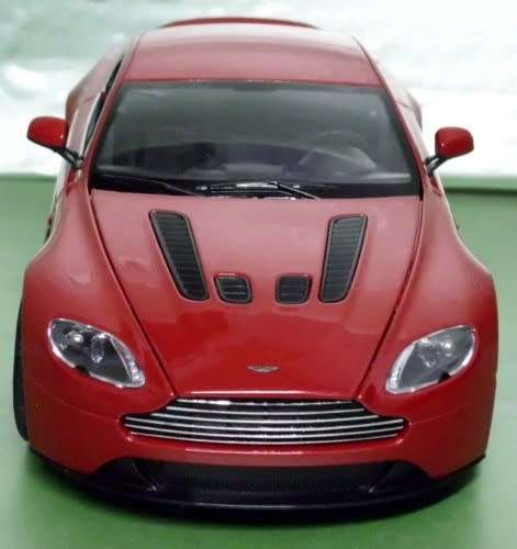 Aston Martin V12 Vantage 2010 red-met 1/24 Welly NEW  #2101 instant wheels