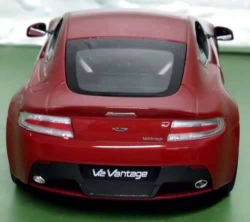Aston Martin V12 Vantage 2010 red-met 1/24 Welly NEW  #2101 instant wheels