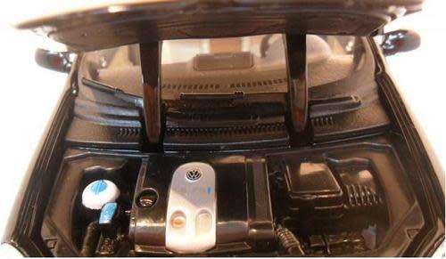 Volkswagen Golf V FSI 2004 black 1:18 Bburago NEW+boxed  #8655 instant wheels