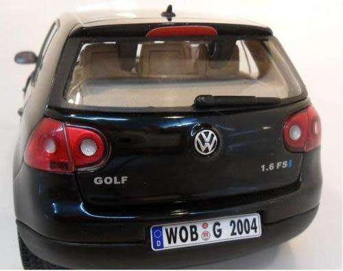 Volkswagen Golf V FSI 2004 black 1:18 Bburago NEW+boxed  #8655 instant wheels