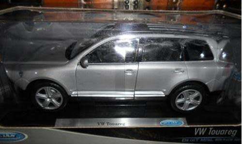 Volkswagen Touareg V10 TDi 2010 1/18 Welly NEW+boxed  #8807 instant wheels