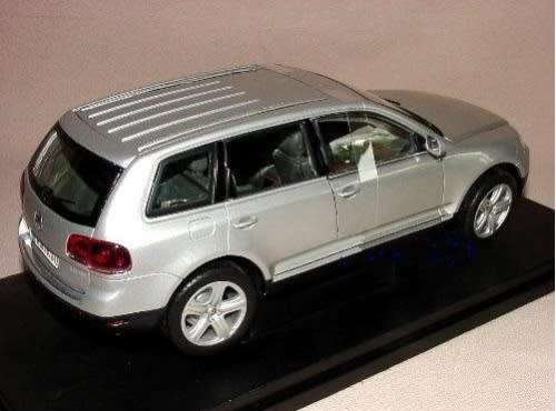 Volkswagen Touareg V10 TDi 2010 1/18 Welly NEW+boxed  #8807 instant wheels