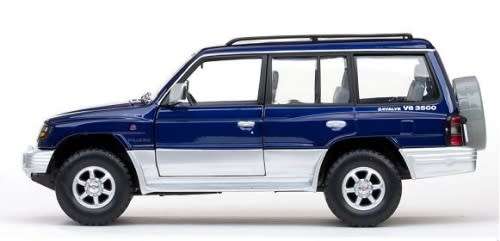 Mitsubishi Pajero LWB 4x4 2002 blue-met 1/18 SunStar NEW+boxed  #8844 instant wheels