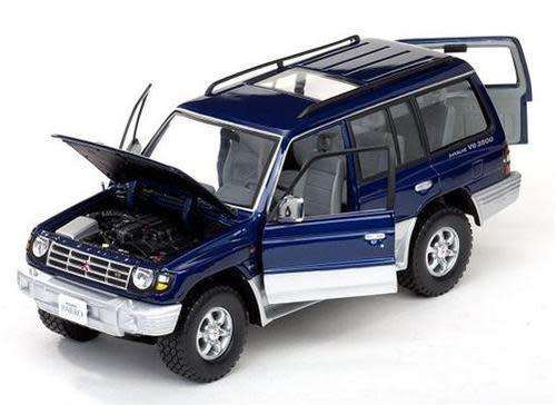 Mitsubishi Pajero LWB 4x4 2002 blue-met 1/18 SunStar NEW+boxed  #8844 instant wheels