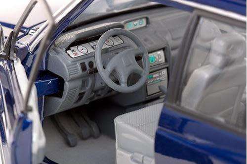 Mitsubishi Pajero LWB 4x4 2002 blue-met 1/18 SunStar NEW+boxed  #8844 instant wheels