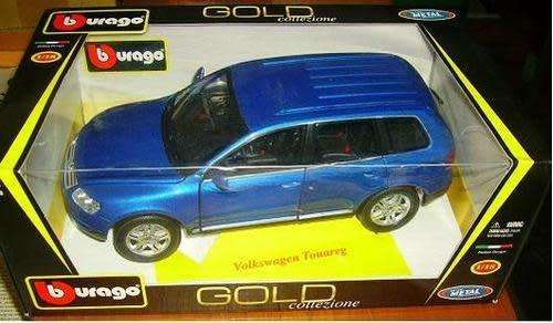 Volkswagen Touareg 2010 blue-met 1/18 Bburago/IT NEW+boxed  #8944 instant wheels