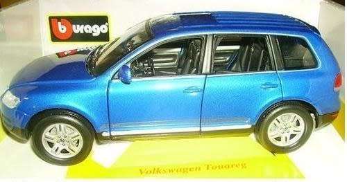 Volkswagen Touareg 2010 blue-met 1/18 Bburago/IT NEW+boxed  #8944 instant wheels