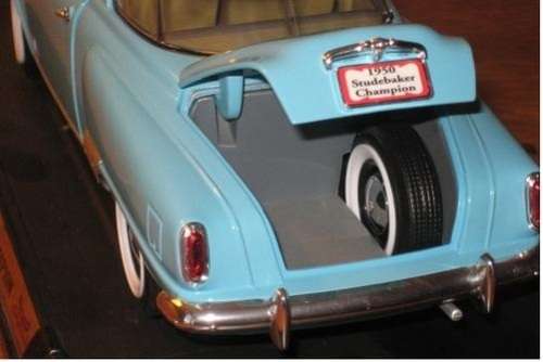 Studebaker Champion 1950 blue 1/18 Road Signature NEW+boxed #8974 instant wheels
