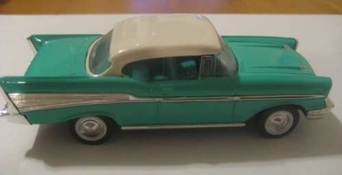 Chevrolet Bel Air 1957 green+white 1/43 RoadSignature NEW+boxed  #4064 instant wheels