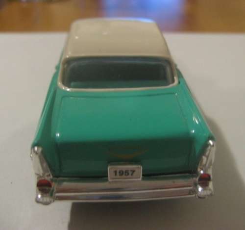Chevrolet Bel Air 1957 green+white 1/43 RoadSignature NEW+boxed  #4064 instant wheels