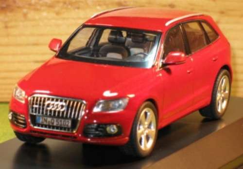 Audi Q5 2013 red 1/43 Schuco NEW+boxed  #4335 instant wheels