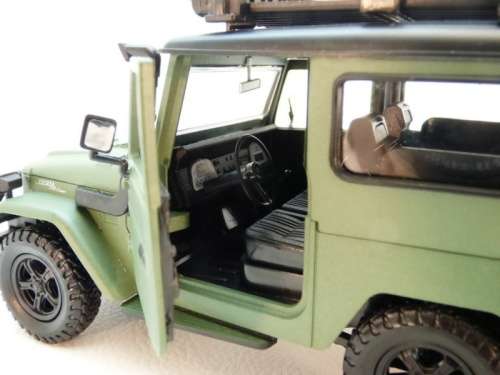 Toyota Land Cruiser FJ40 1976 matte-green 1/24 MotorMax NEW+boxed  #2159 instant wheels
