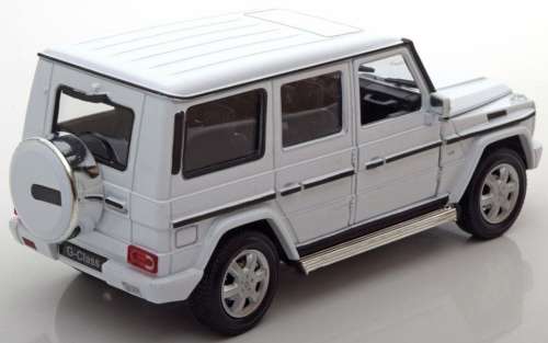 Mercedes-Benz G-class 2009 white 1/24 Welly NEW+boxed  #2161 instant wheels