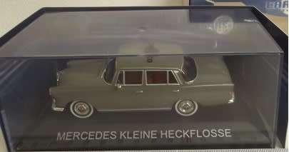 Mercedes-Benz Kleine Heckflosse 1965 grey 1/43 NEW+boxed #4756 instant wheels