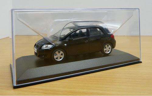 Toyota Yaris black 1/43 Minichamps NEW+boxed  #4663 instant wheels