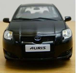 Toyota Yaris black 1/43 Minichamps NEW+boxed  #4663 instant wheels