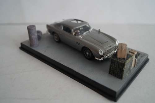 Aston Martin DB5 J.Bond 007 Goldfinger 1/43 IXO NEW+boxed #4640 instant wheels