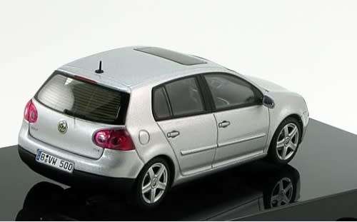 Volkswagen Golf 5 5-door 2005 silver 1/43 AUTOart NEW+boxed  #4962 instant wheels