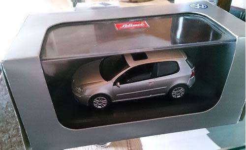 Volkswagen Golf 5 2003 3-doors silver 1/43 Schuco NEW+boxed  #4989 instant wheels
