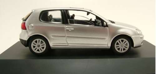 Volkswagen Golf 5 2003 3-doors silver 1/43 Schuco NEW+boxed  #4989 instant wheels