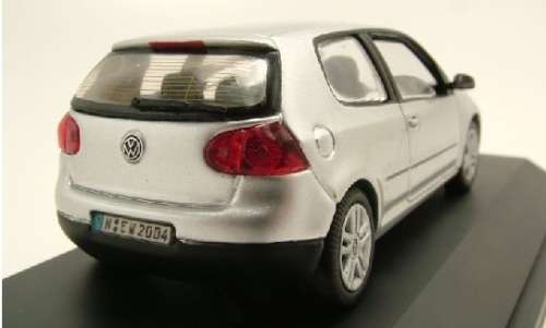 Volkswagen Golf 5 2003 3-doors silver 1/43 Schuco NEW+boxed  #4989 instant wheels