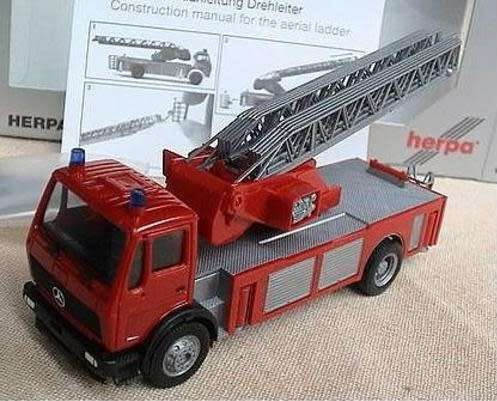 Mercedes Fire Engine + swivel-ladder 1/87 Herpa NEW+boxed  #9334 instant wheels