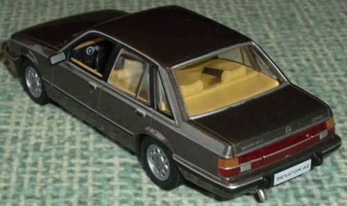 Opel Senator A2 1982-1986 bronze 1/43 IXO NEW+boxed  #4009 instant wheels