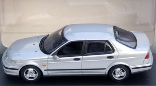 Saab 9-5 (640) Sedan `01 lt.blue-met 1/43 Minichamps NEW+showcased #4460 instant wheels