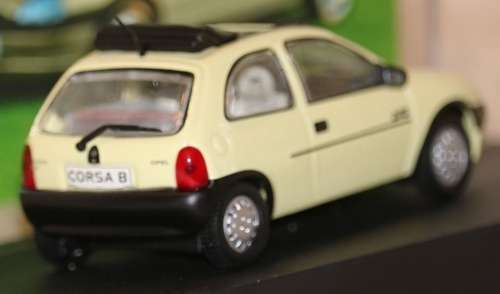 Opel Corsa Swing 1993-2000 cream 1/43 IXO NEW+Boxed   #4465 instant wheels