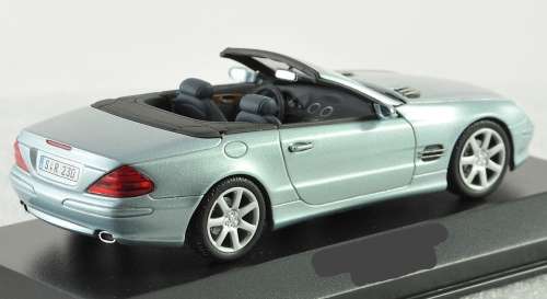 Mercedes-Benz SL-class A217 2017 silver Minichamps NEW+showcased FREE Delivery #4479 instant wheels