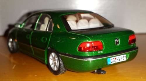 Opel Omega B 1994 green 1/43 IXO NEW+showcased  #4517 instant wheels