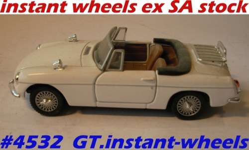 MG.B Roadster open white 1/43 Hongwell NEW+showcased FREE delivery #4532 instant wheels