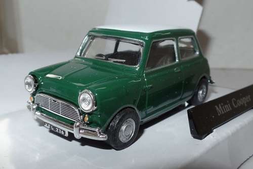 Mini Cooper 1961 green+white 1/43 Cararama NEW+boxed  #5015 instant wheels