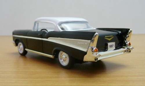 Chevrolet BelAir 1957 black+white 1/43 RoadSignature NEW+boxed  #5050 instant wheels