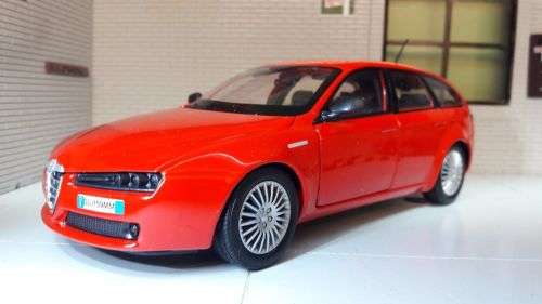 Alfa Romeo 159 StationWagon 2011 red 1/24 Motormax NEW+boxed   #2179 instant wheels