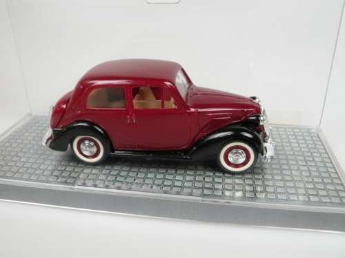 Simca 8 1947 maroon 1/43 IXO NEWinBlister #4678 instant wheels