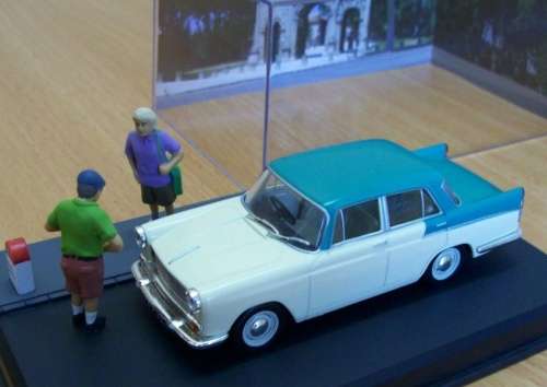Austin Cambridge 1959 cream+green 1/43 IXO NEW+boxed   #5042 instant wheels