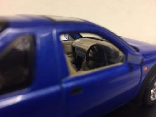 Land Rover F reelander blue-met 1/43 Hongwell NEW+showcased   #5064 instant wheels