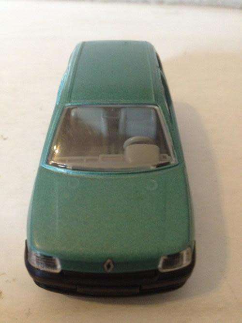 Renault Clio  green-met 1/43 Bburago NEW+showcased  #5090 instant wheels