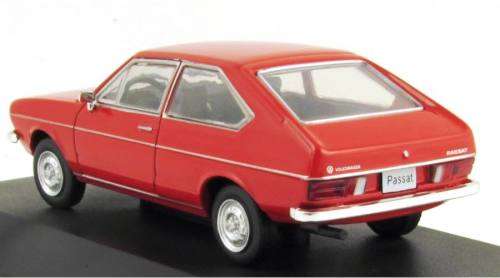 Volkswagen Passat (B1) 1973 red 1/43 WhiteBox NEW+boxed  #5154 instant wheels