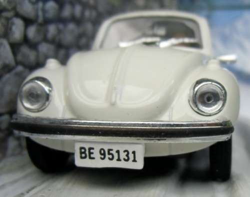 Volkswagen Beetle 1969 white JBond007 1/43 IXO NEW+boxed  #5158 instant wheels