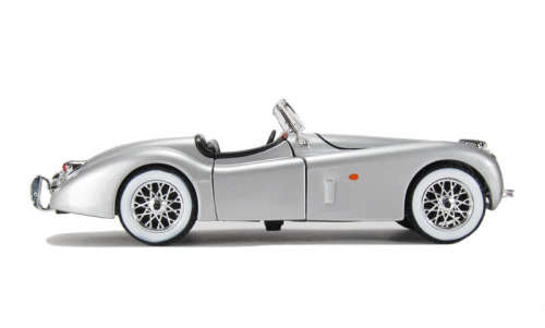 Jaguar XK 120 Roadster 1948 silver 1/24 Bburago NEW+boxed  #2194 instant wheels