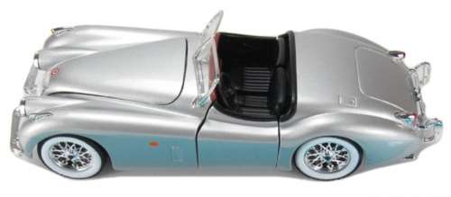 Jaguar XK 120 Roadster 1948 silver 1/24 Bburago NEW+boxed  #2194 instant wheels