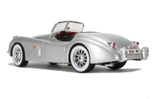 Jaguar XK 120 Roadster 1948 silver 1/24 Bburago NEW+boxed  #2194 instant wheels