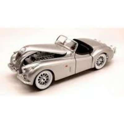 Jaguar XK 120 Roadster 1948 silver 1/24 Bburago NEW+boxed  #2194 instant wheels