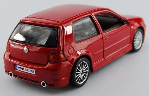 Volkswagen Golf IV R32 2006 red 1/24 Maisto NEW+boxed  #2200 instant wheels